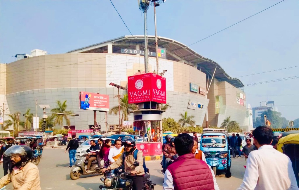 Raj Ratan and jewelry row